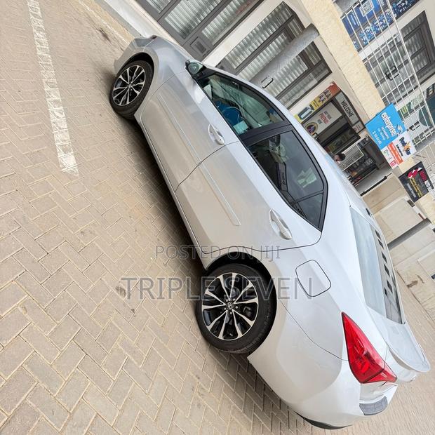 Toyota Corolla XSE (1.8L 4cyl 2A) 2019 Silver