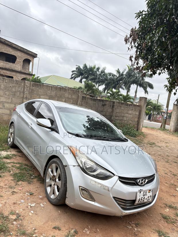 Hyundai Elantra Limited Sedan FWD (1.8L 4cyl 6A) 2013 Silver