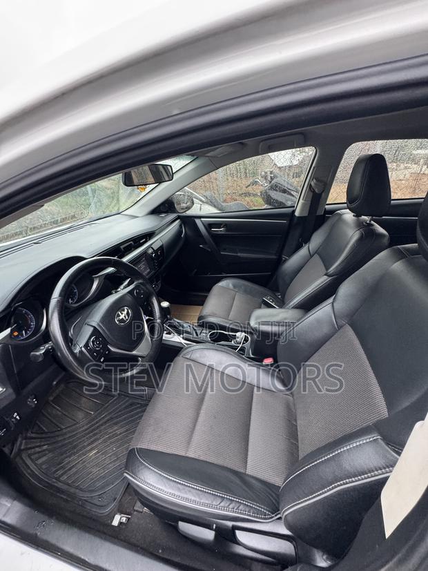 Toyota Corolla S 4dr Sedan (1.8L 4cyl CVT) 2016 White