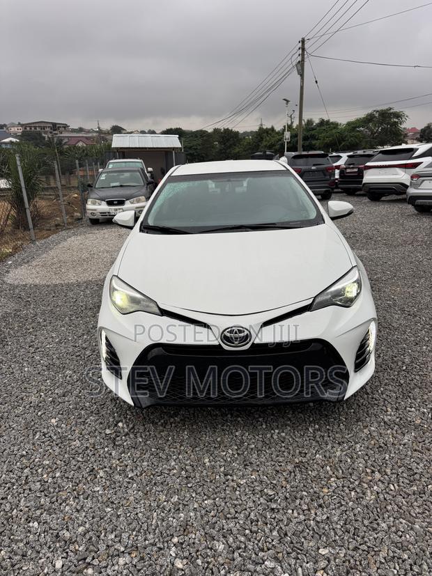 Toyota Corolla S 4dr Sedan (1.8L 4cyl CVT) 2016 White