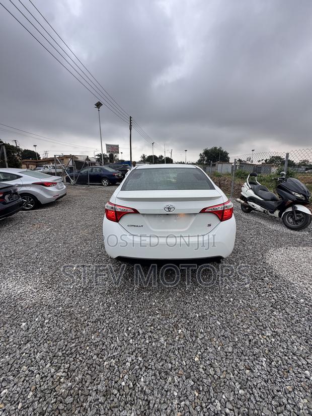Toyota Corolla S 4dr Sedan (1.8L 4cyl CVT) 2016 White