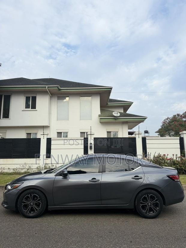Nissan Sentra SV 2022 Gray