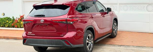 Toyota Highlander 2021 Red