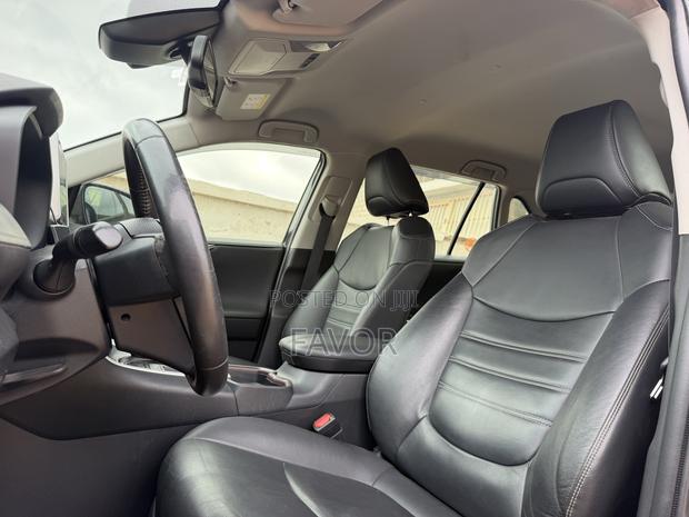 Toyota RAV4 XLE AWD 2020 Black