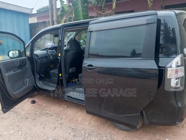 Toyota Voxy 2010 Black