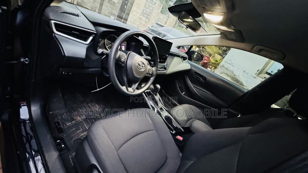 Toyota Corolla LE 2022 Blue