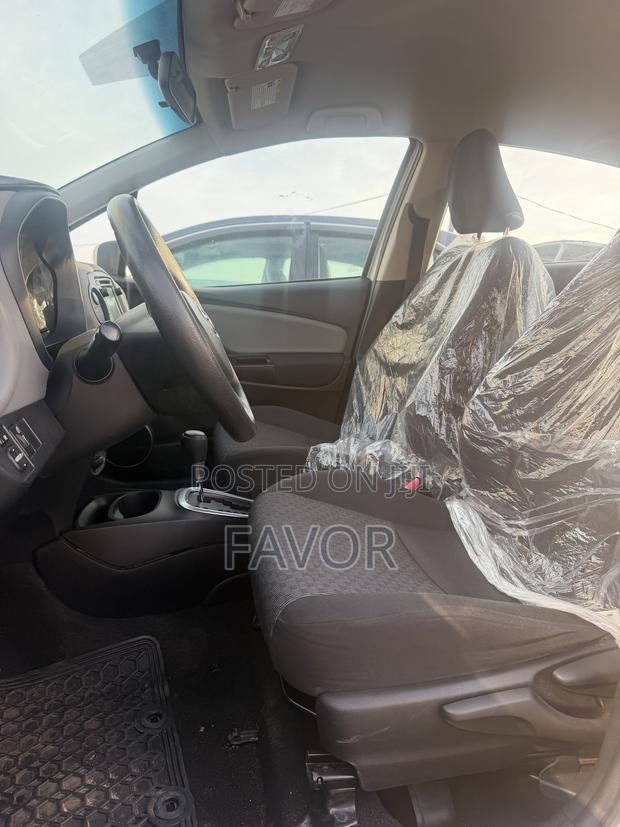 Toyota Yaris 2015 Silver