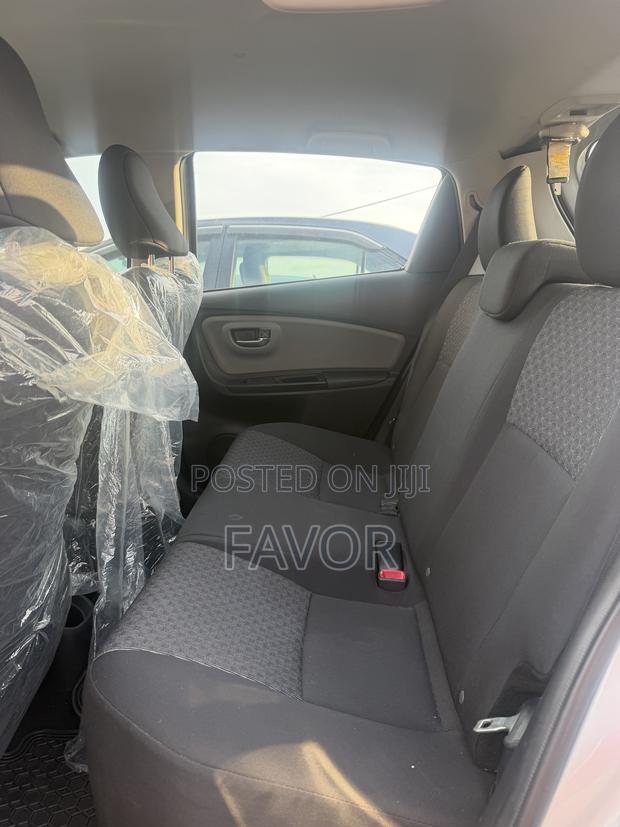 Toyota Yaris 2015 Silver