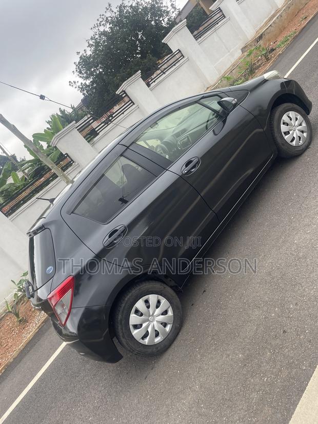 Toyota Vitz 2015 Black