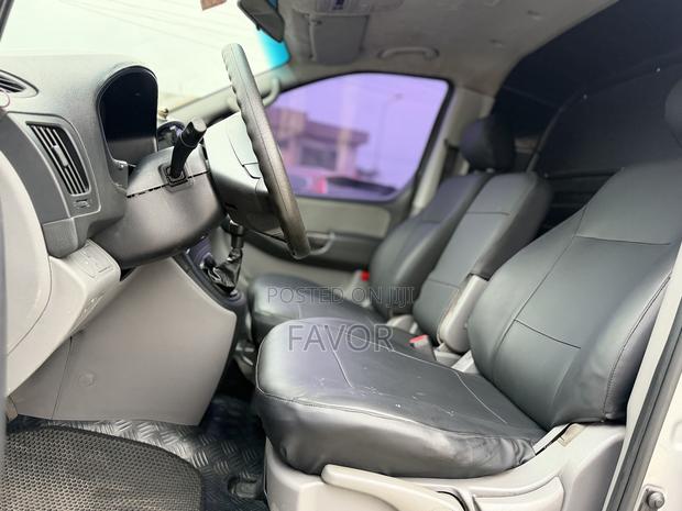 Hyundai Satellite 2013 Silver