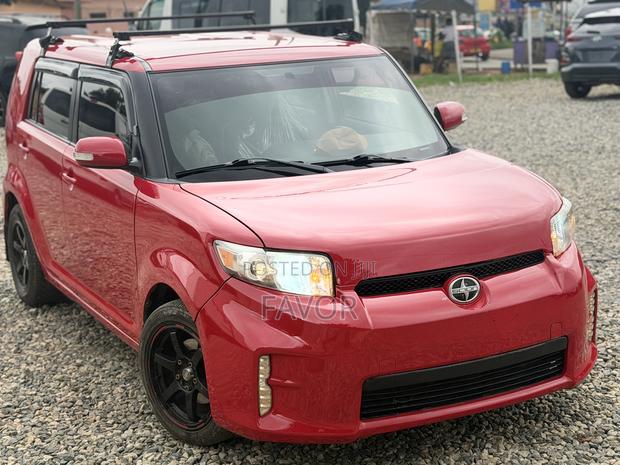 Toyota Spade 2013 Red