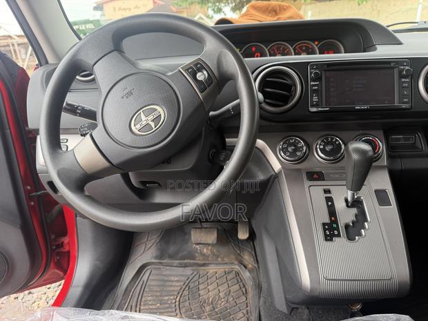 Toyota Spade 2013 Red