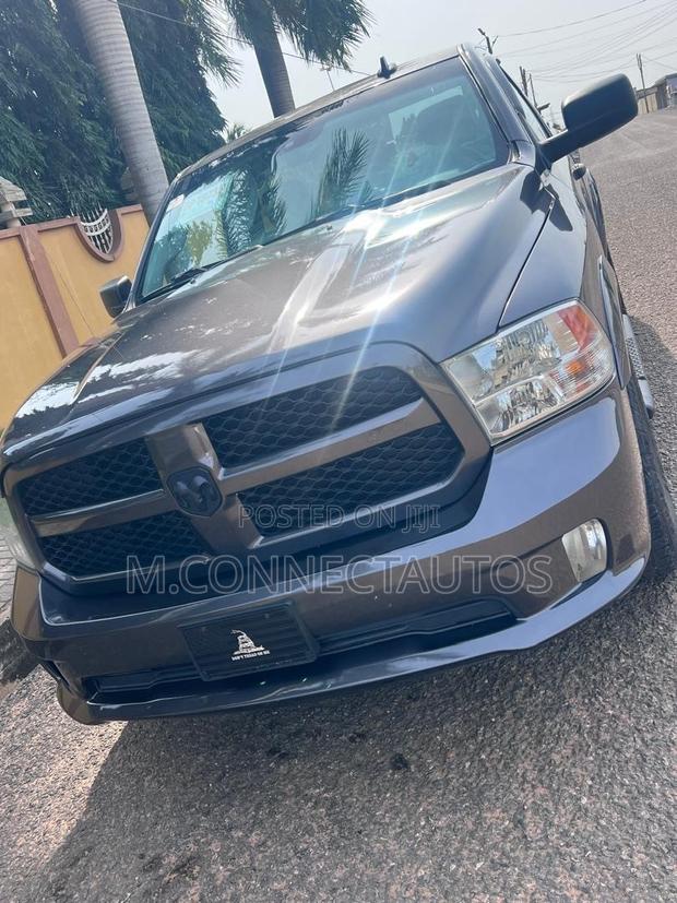 Dodge RAM 1500 5.7 Petrol RWD 2021