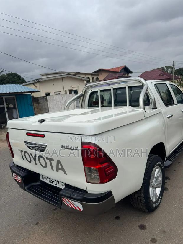 Toyota Hilux 2017 White