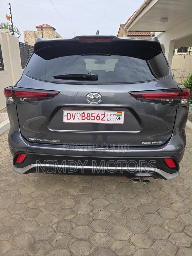 Toyota Highlander XSE AWD 2024 Gray