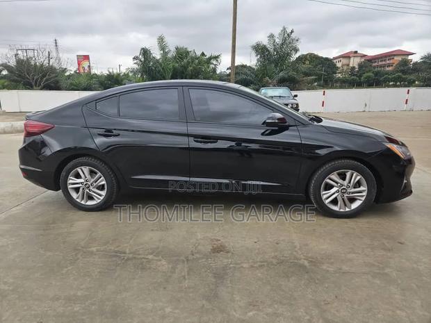Hyundai Elantra 2019 Black