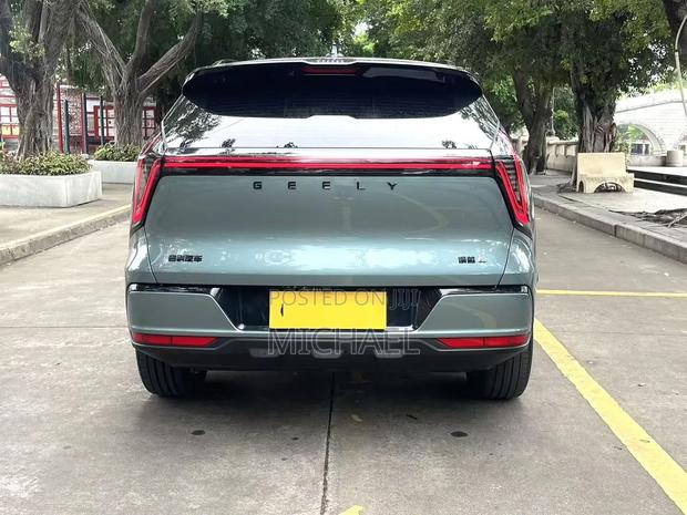 Geely Azkarra 2025 Green