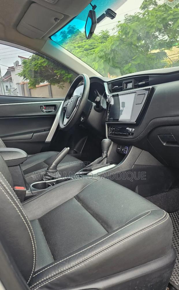 Toyota Corolla Altis 2019 Silver