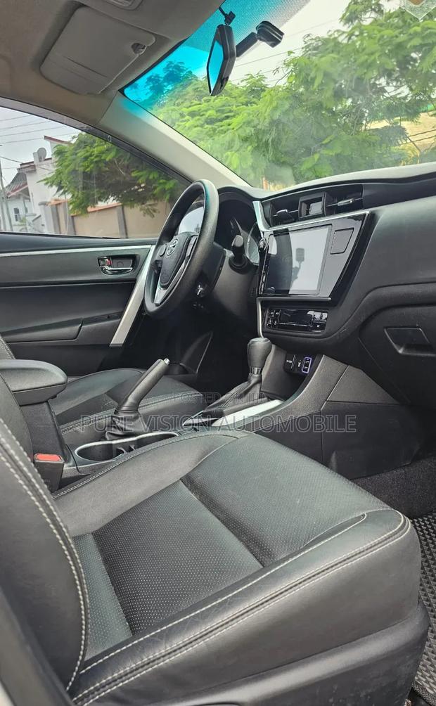Toyota Corolla Altis 2019 Silver