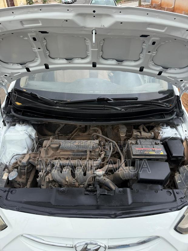Hyundai Accent SE Sedan 2016 White