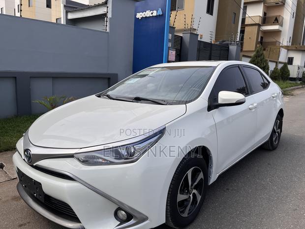 Toyota Corolla LE 2020 White