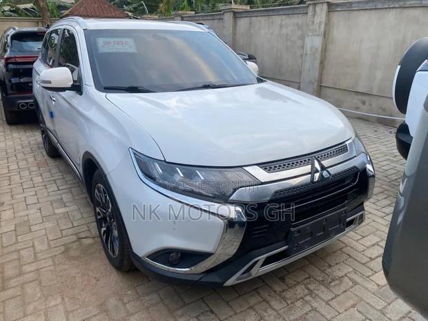 Mitsubishi Outlander SEL FWD 2019 White