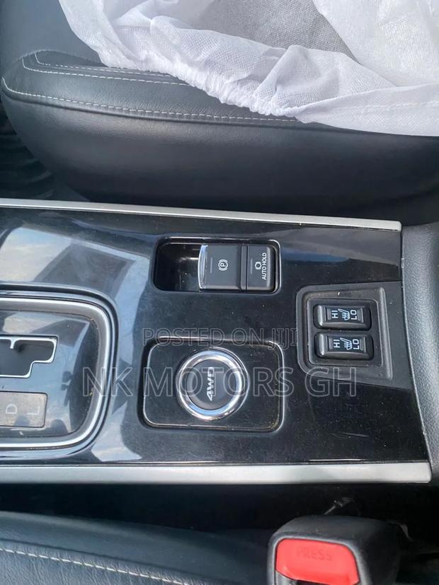 Mitsubishi Outlander SEL FWD 2019 White