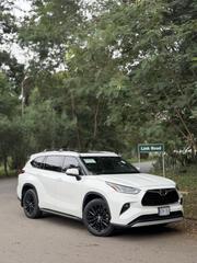 Toyota Highlander Platinum 2022 White for sale
