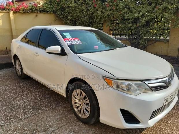 Toyota Camry LE 4dr Sedan (2.5L 4cyl 6A) 2013 White