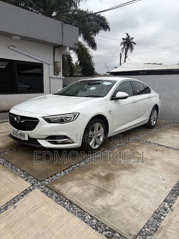 Vauxhall Insignia 2018 White