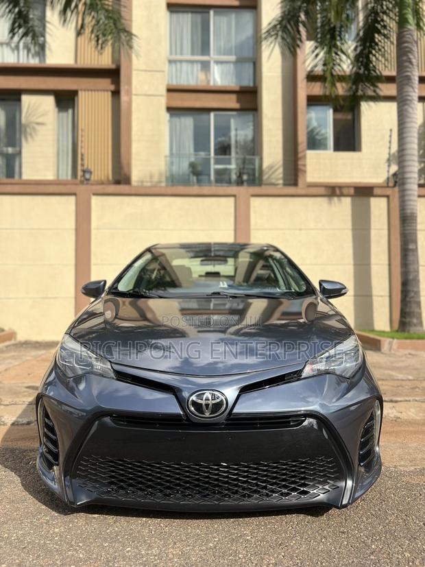 Toyota Corolla 2017 Gray