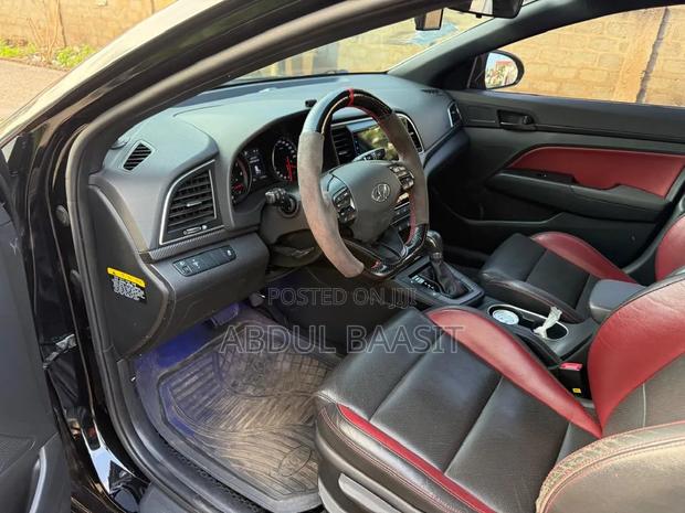 Hyundai Avante 2017 Black