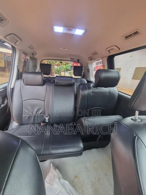 Toyota Voxy 2011 Matt Black