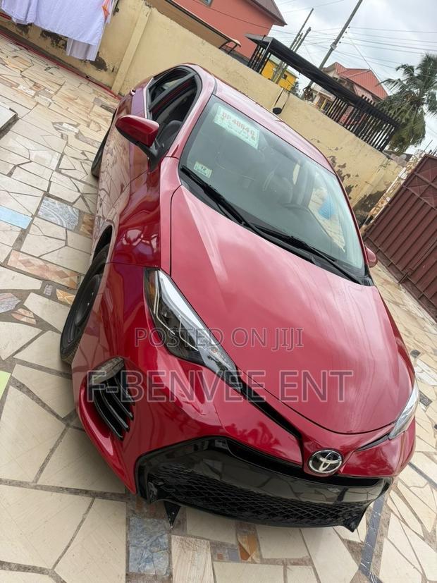 Toyota Corolla LE 4dr Sedan (1.8L 4cyl CVT) 2017 Red
