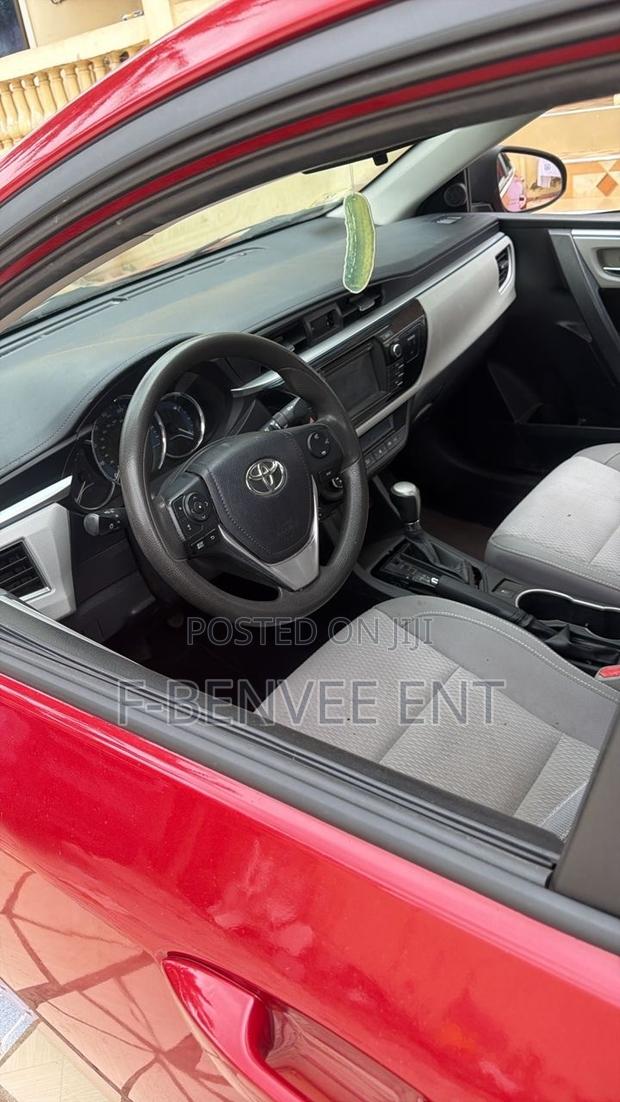 Toyota Corolla LE 4dr Sedan (1.8L 4cyl CVT) 2017 Red