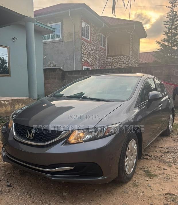 Honda Civic Sedan LX 2013 Gray
