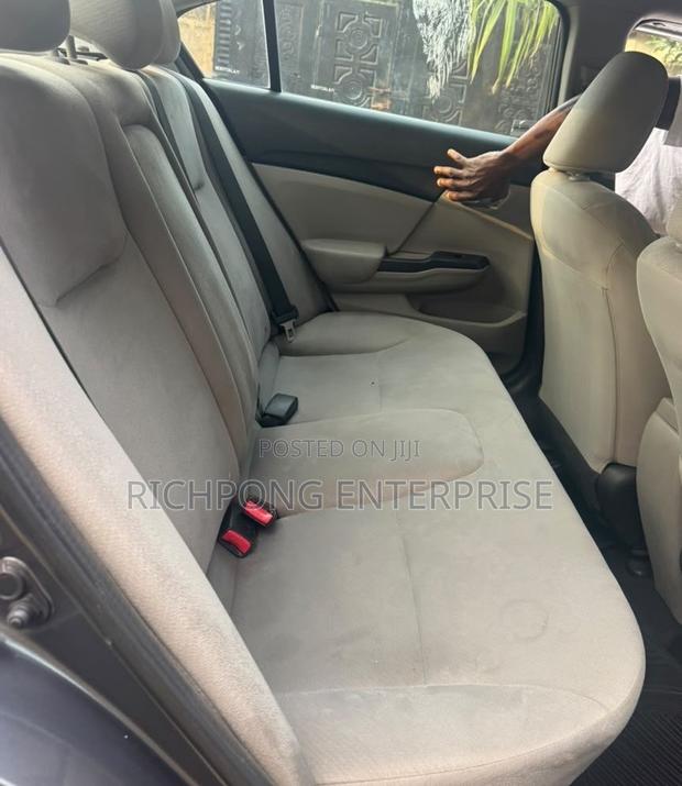 Honda Civic Sedan LX 2013 Gray