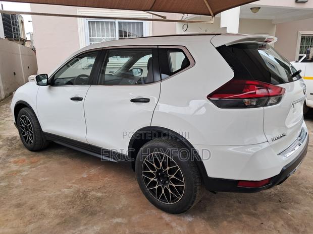 Nissan Rogue SV AWD 2018 White