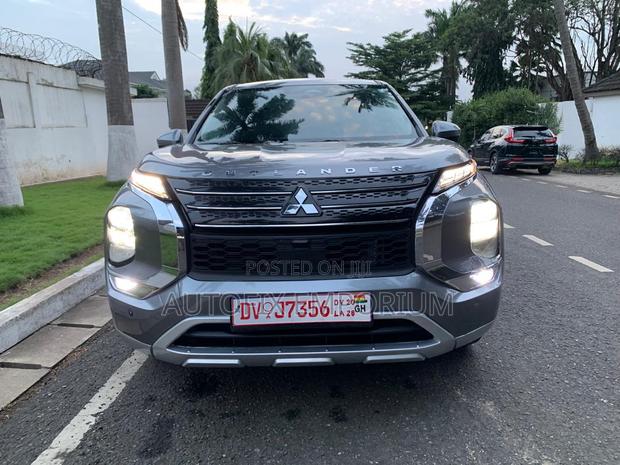 Mitsubishi Outlander SE 2023 Silver