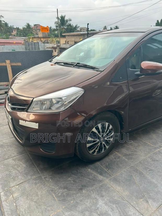 Toyota Vitz 2012 Brown