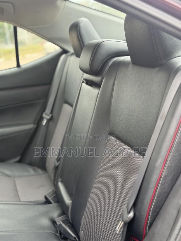 Toyota Corolla SE Special Edition 4dr Sedan (1.8L 4cyl CVT) 2017 Maroon