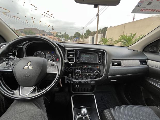 Mitsubishi Outlander ES AWC 2017 Silver
