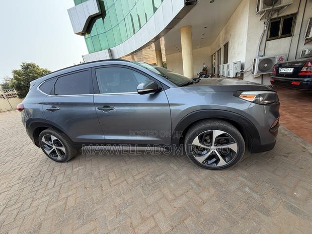 Hyundai Tucson Limited FWD 2017 Brown