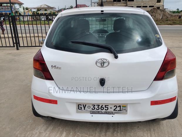 Toyota Vitz 1.0 FWD 3dr 2010 White