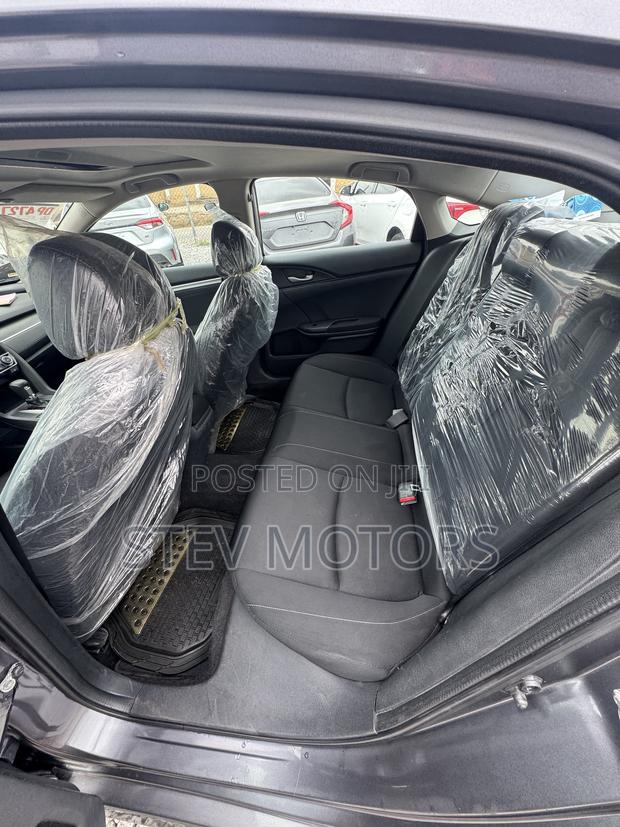 Honda Civic LX 4dr Sedan (2.0L 4cyl) 2016 Gray