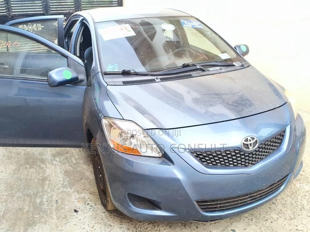 Toyota Yaris 2012 Blue
