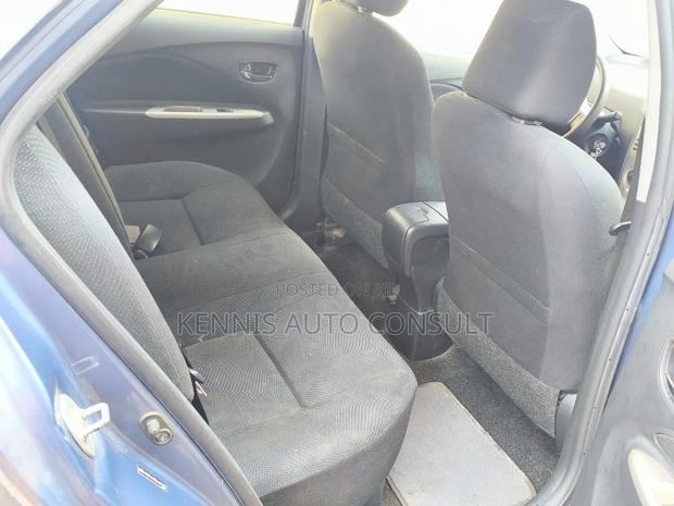 Toyota Yaris 2012 Blue