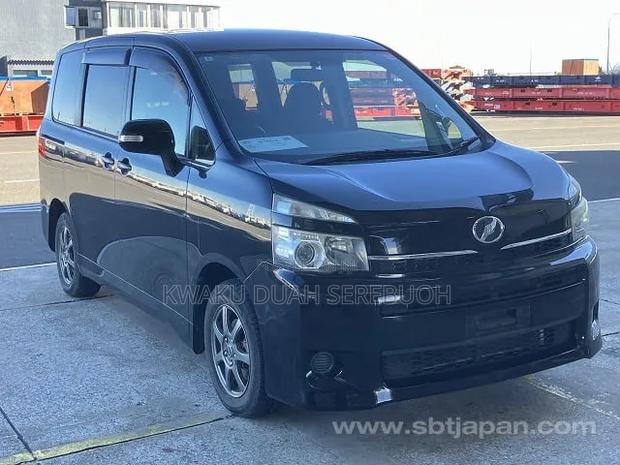 Toyota Voxy 2012 Black