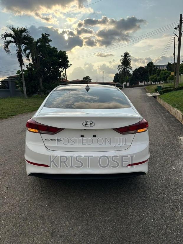 Hyundai Elantra SEL 2018 White