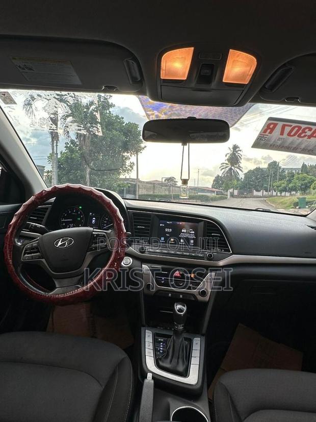 Hyundai Elantra SEL 2018 White
